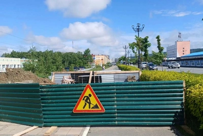 Водоснабжение повредили во время земляных работ в Южно-Сахалинске