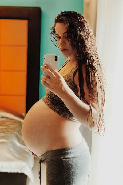 В июле Артемова признавалась, что набрала 10 килограммов за время беременности