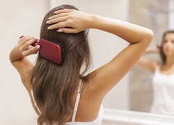 Не перепутайте: какая расческа подойдет для тонких волос — они станут гуще