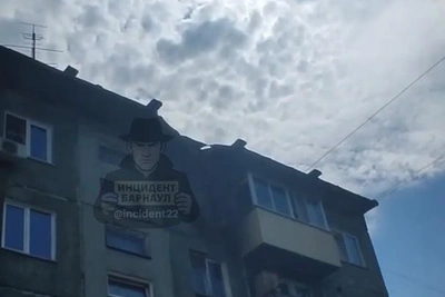 В Барнауле обрушилась кровля многоэтажного дома