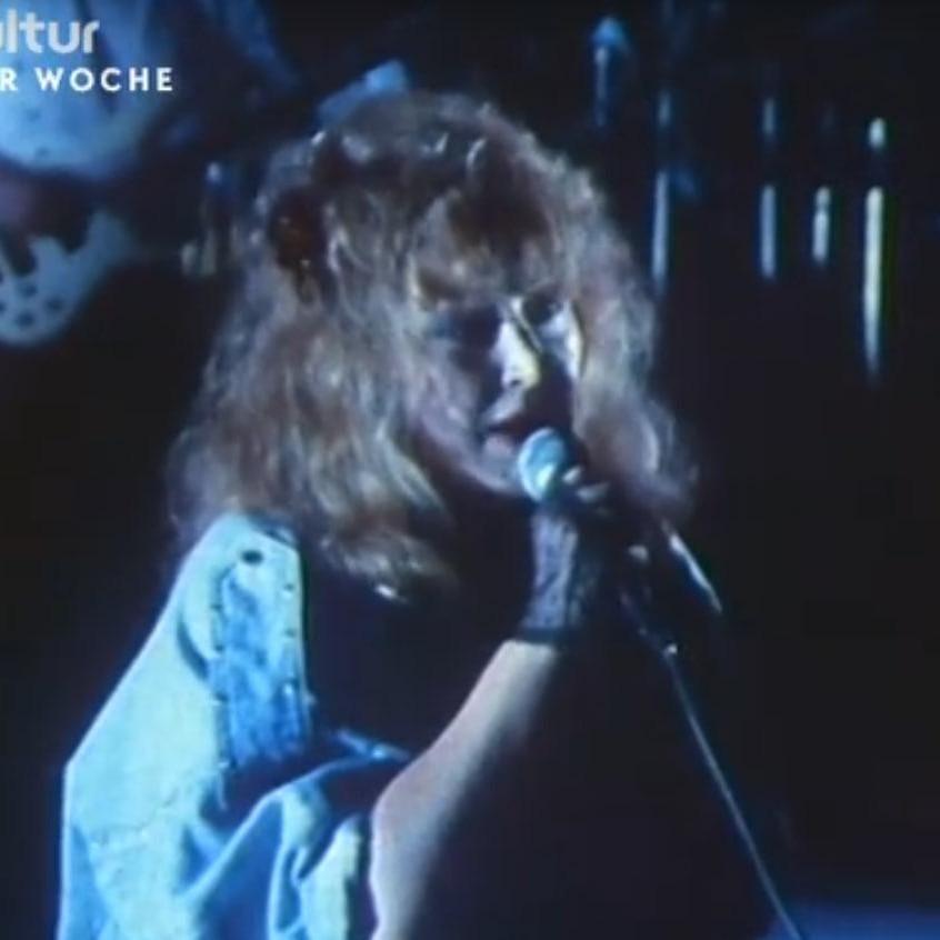 <p>Алла Пугачева</p>