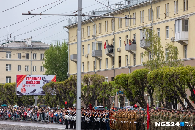 На балконы, как видите, люди выходили спокойно | Источник: Мария Ленц / NGS24.RU