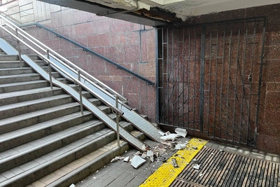 Потолок обрушился в подземном переходе Ростова