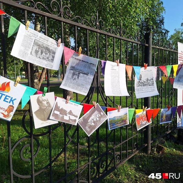 Мини-выставка газетных публикаций и фотографий к 100-летию «Артека» в Горсаду | Источник: Александр Лисихин