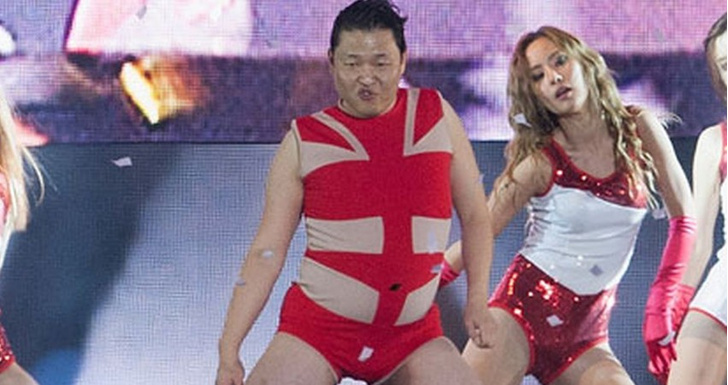 Нетизены против: 8 самых спорных и скандальных сценических нарядов k-pop артистов