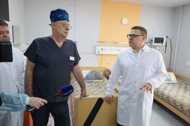 Главный врач ГАУЗ «ОКБ № 3» Михаил Вербитский: «В скором времени мы будем готовы принять пациентов Челябинска и Челябинской области» | Источник: пресс-служба правительства Челябинской области