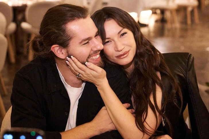 Итоги года: Ида Галич, Регина Тодоренко, Тимати и другие звезды, которые стали родителями в 2025 году | parents.ru