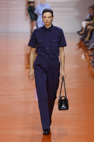 Идеальная база — брюки на осень-зиму 2025/26: лучшие модели у российских брендов Идеальная база — брюки на осень-зиму 2025/26: лучшие модели у российских брендов