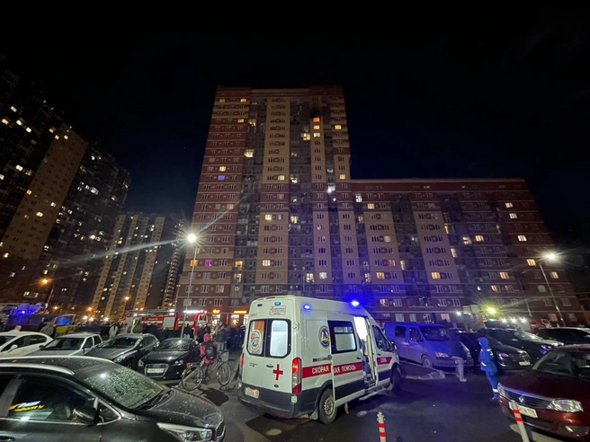 Жители помогли расчетам добраться до пожара на Советском. Квартиру потушили | Источник: Дарья Лушкина
