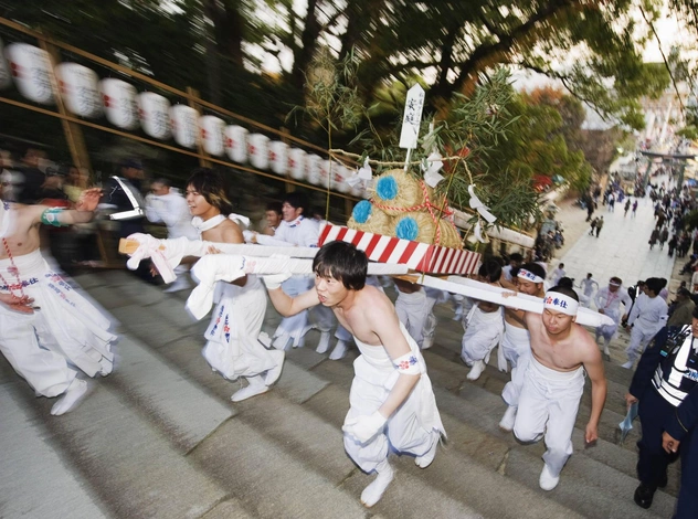 Впервые за 1200 лет японских женщин допустили к участию в национальном празднике