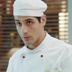 Звезда сериала «Кухня» Марк Богатырев намекнул на причину развода с женой: «Я не знаю, как это — быть хорошим мужем и отцом»