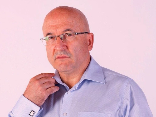 Константин Глушенок не отвечает на звонки, как и его супруга. | Источник: социальные сети Константина Глушенка