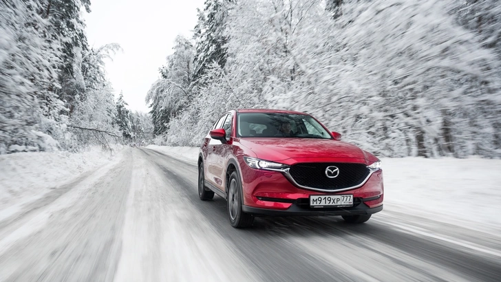 Кроссовер в смартфоне: Mazda, которой командуешь пальчиком