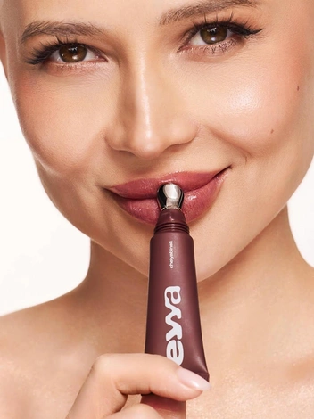 Источник: eyya.skin / Instagram (экстремистская организация, деятельность запрещена на территории РФ)