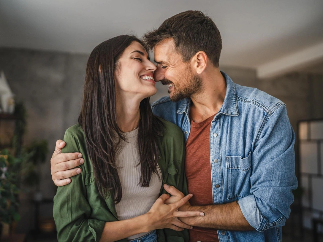 Идеальная разница в возрасте между мужчиной и женщиной (проверьте себя) | marieclaire.ru