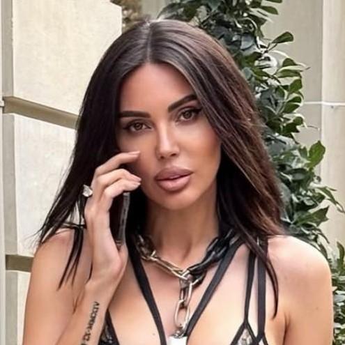 Оксана Самойлова в Куршевеле станцевала на столе с полуобнаженным парнем