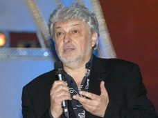 Дочь Вячеслава Добрынина угрожает судом музыкантам, которые гастролируют с песнями артиста: «Позорное исполнение!»