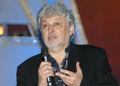 Дочь Вячеслава Добрынина угрожает судом музыкантам, которые гастролируют с песнями артиста: «Позорное исполнение!»