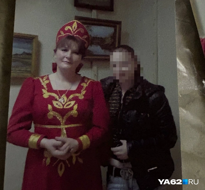 На фото&nbsp;— Светлана после освобождения со старшей дочерью | Источник: Виктория Улитова / YA62.RU