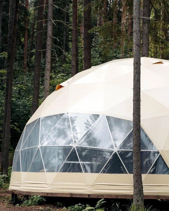Геосфера с панорамными окнами | Источник: WELCOME TO FOREST | Экодеревня | Глэмпинг| Пермь / Vk.com
