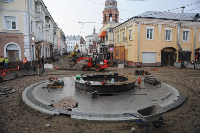 В историческом центре Ярославля продолжается создание пешеходных зон, а готовность улицы Депутатской превышает 55 процентов | Источник: пресс-служба правительства Ярославской области