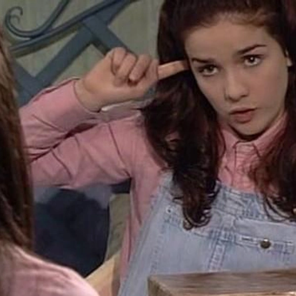 Стиль «Дикого ангела»: 10 образов Натальи Орейро из легендарного сериала, которые актуальны и сейчас | Источник: Кадр из сериала «Дикий ангел»