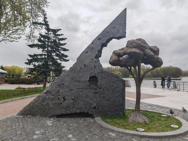 Второй памятник в 2024 году поставили в Бресте | Источник: Алексей Атлай / T.me