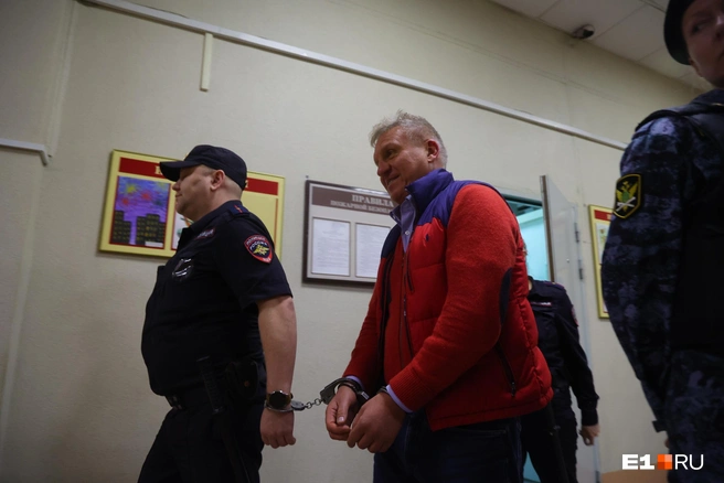 Создалось впечатление, что самому Боброву весь этот процесс кажется смешным | Источник: Владислав Лоншаков / E1.RU