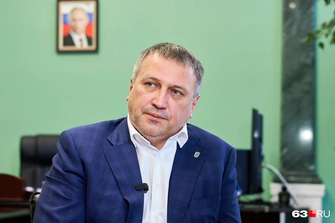 Иван Носков перехватил эстафетную палочку у Вячеслава Федорищева и Ильи Сухих | Источник: Роман Данилкин / 63.RU