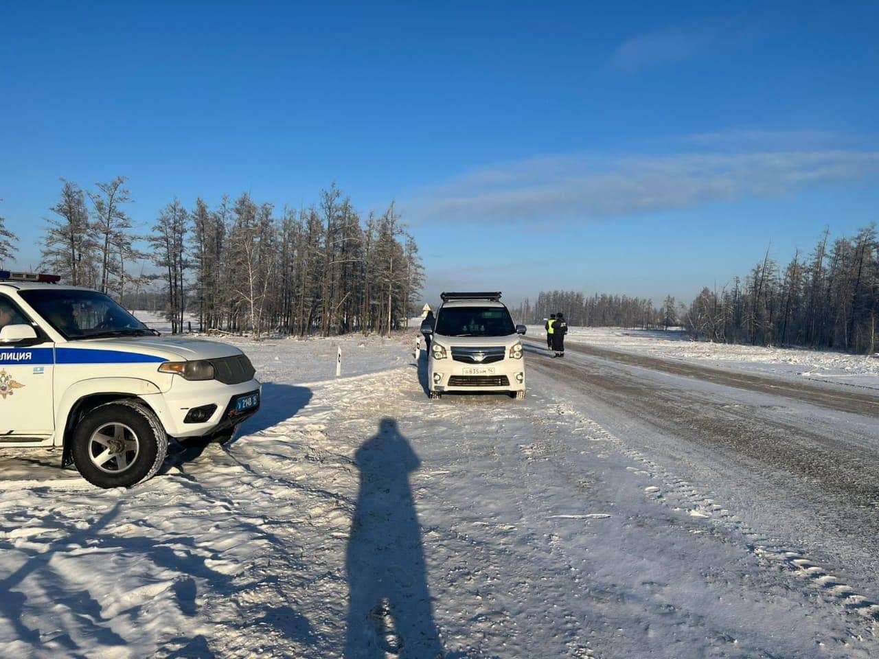 На таксиста завели уголовное дело за перевозку пассажиров по ледовой переправе в Якутии