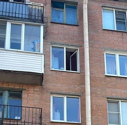Ребёнок упал с четвёртого этажа в Шушарах. Спасти его не удалось | Источник: Прокуратура г. Санкт-Петербурга