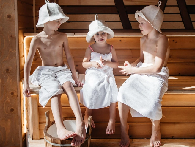 Вместе с бассейном гостям комплекса доступны различные бани и спа-программы | Источник: «Хвоя»