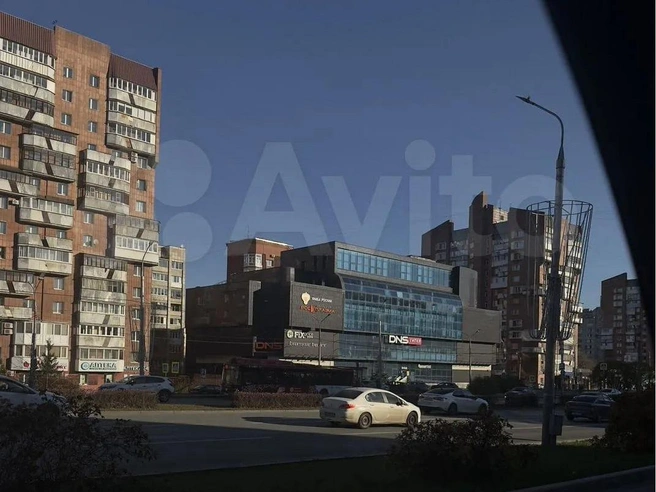 Внутри здания есть несколько якорный арендаторов | Источник: Avito.ru