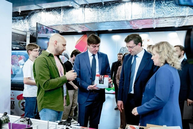 Министр на площадке чемпионата «Профессионалы» | Источник: glebnikitin_nn / t.me