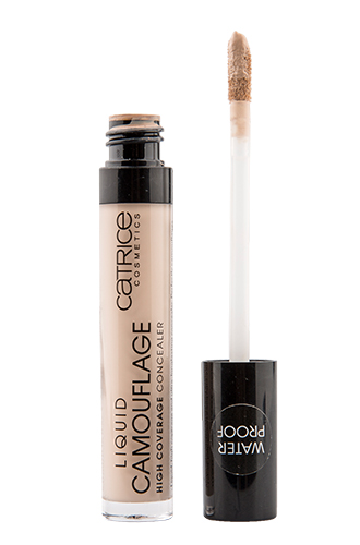 Консилер для лица Liquid Camouflage, Catrice. Средство обладает водостойким эффектом и отлично держится на коже.