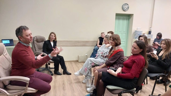 Сергей Нетиевский провел лекцию | Источник: читатель E1.RU