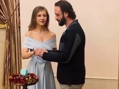 В канун нового года Арзамасова опубликовала видео в свадебном платье