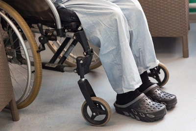 Инвалидам-колясочникам компенсируют установку подъемников