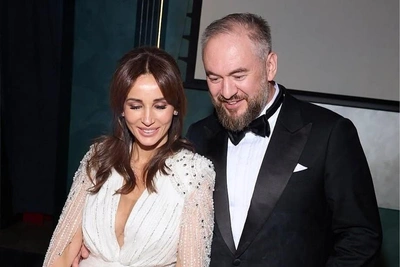 Два образа невесты и модный торт: как Анфиса Чехова отметила свадьбу — видео