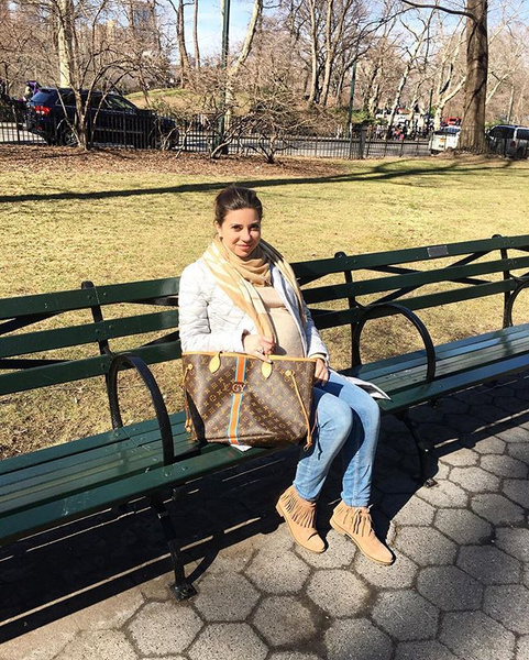 Галина Юдашкина на прогулке в нью-йоркском парке