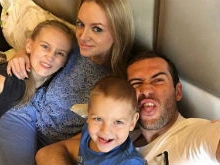 Жена Александра Кержакова сумела стать родной его наследникам