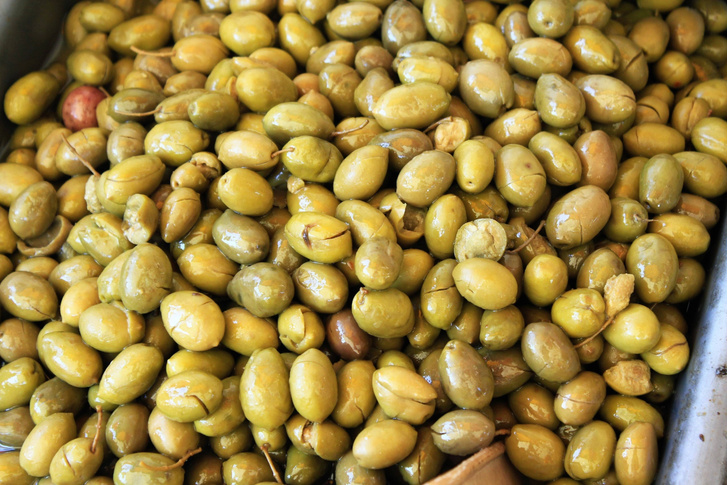 Ученые рассказали, когда люди начали есть оливки