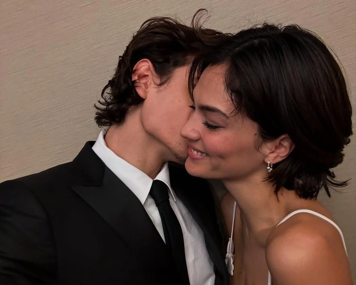 Любовный гороскоп на ноябрь 2025: кого ждет новая любовь, а кого — перемены и важные разговоры | marieclaire.ru