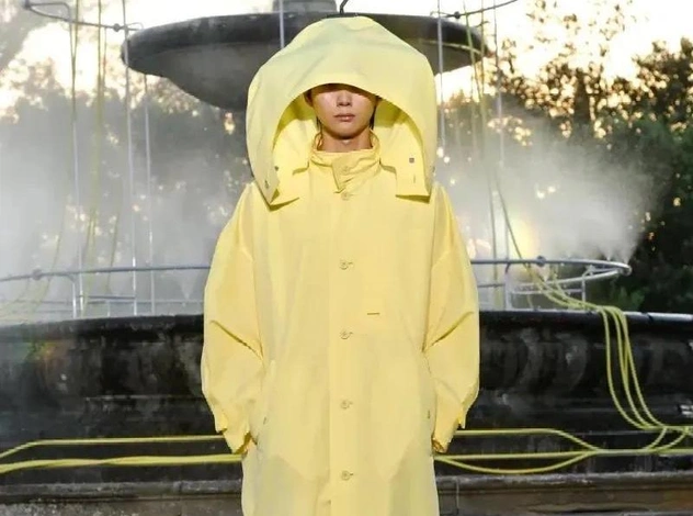 Казахстанец Олжас Майдан дебютировал у Issey Miyake