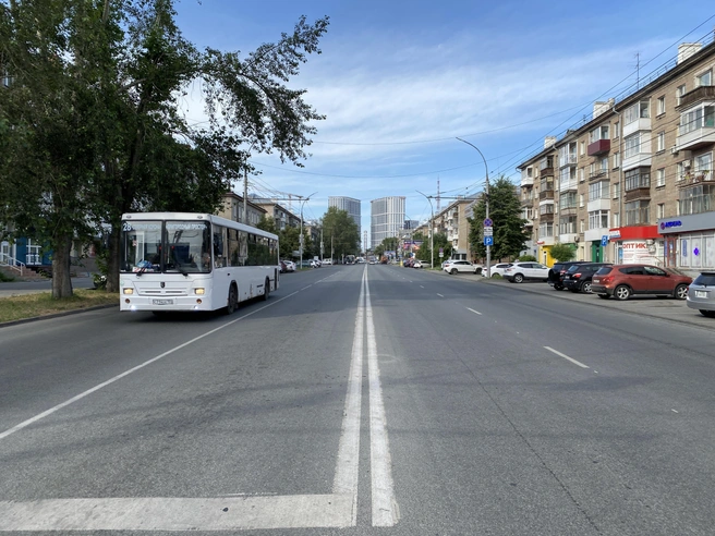 Проспект Карла Маркса 6 июля в 9:10 — практически без автомобилей | Источник: Стас Соколов / NGS.RU