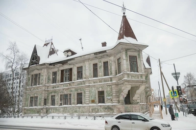 У дома Калинина в Архангельске появились ограждения