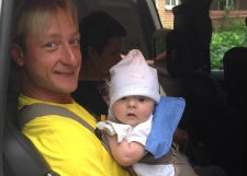 Сын Рудковской и Плющенко стал обладателем уникальных коньков