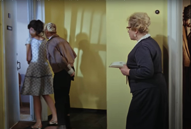 Вопросы читателей: почему двери в советских квартирах открывались внутрь?