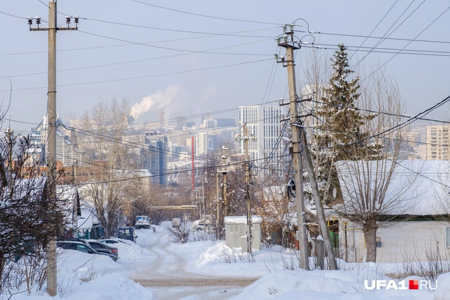 Вдали видны дома на Менделеева и Сочинской | Источник: Булат Салихов / UFA1.RU