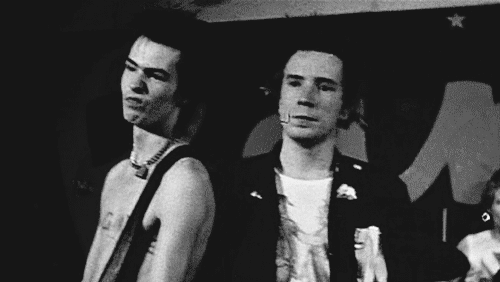 Фото №1 - Converse представляет коллаборацию Sex Pistols в честь 40-летия панк-рока